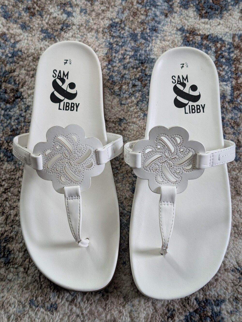 Sam & Libby Alexandra Thong Flip Flop White Cushioned Walk